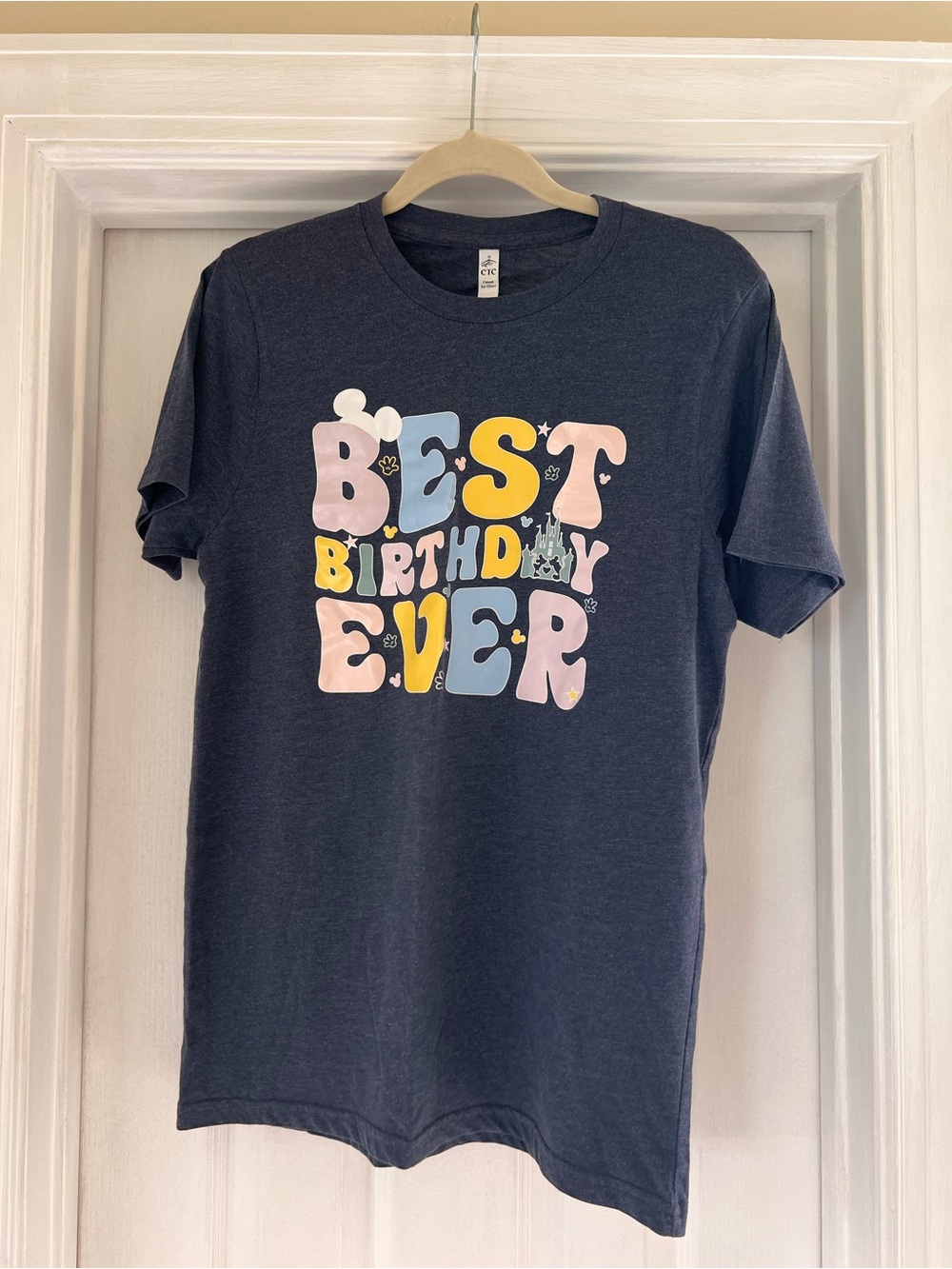 “Best Birthday Ever" T-Shirt M Short Sleeve Crew Neck in Heather Navy